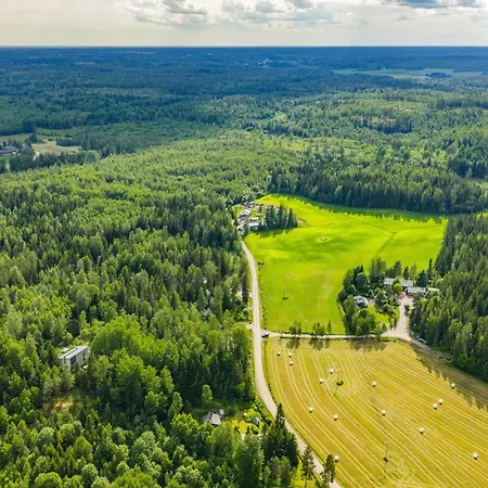 Whispering Woods Порвоо