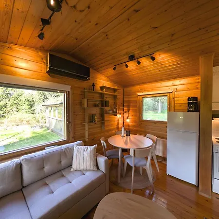 Whispering Woods Дом отдыха Порвоо